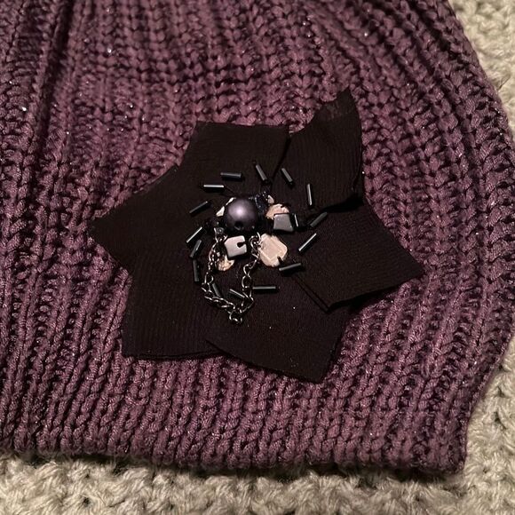 Simply Vera Vera Wang Women's Floral Accent Ribbed Knitted Bonnet Hat - Picture 2 of 5